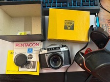 Spiegelreflexkamera in Tasche